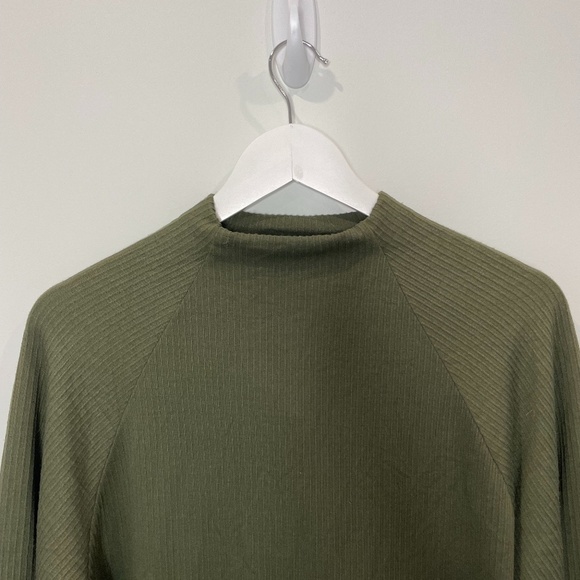 Socialite Green Knit Textured Long Sleeve Dress - Picture 4 of 6